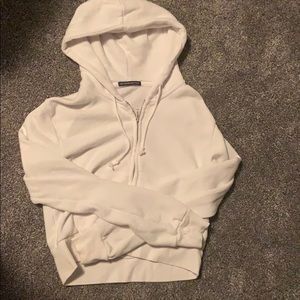 Cropped basic white brady hoodie.